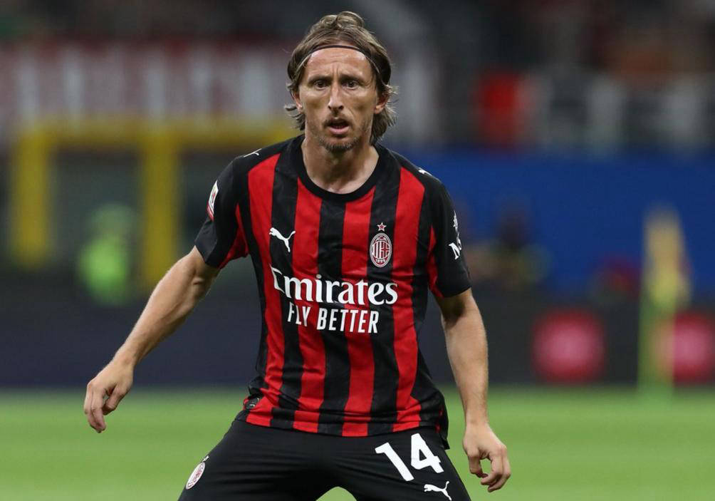 半场战报：拜仁1-0斯图加特，莱默尔脚后跟破门，奥利塞助攻