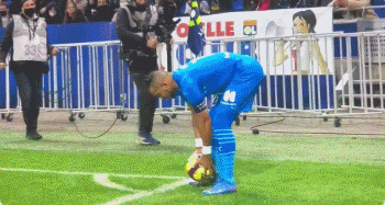 拉齐奥1-0逆转AC米兰，十号扎卡尼赛后评分居首，红黑军团无缘八强