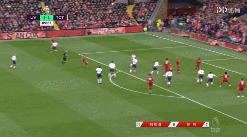 篮球勇士替补中锋贡献关键篮板