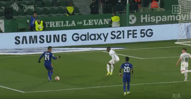 于汉超退役后加入申花教练组，毛剑卿：这是对球员最大的褒奖