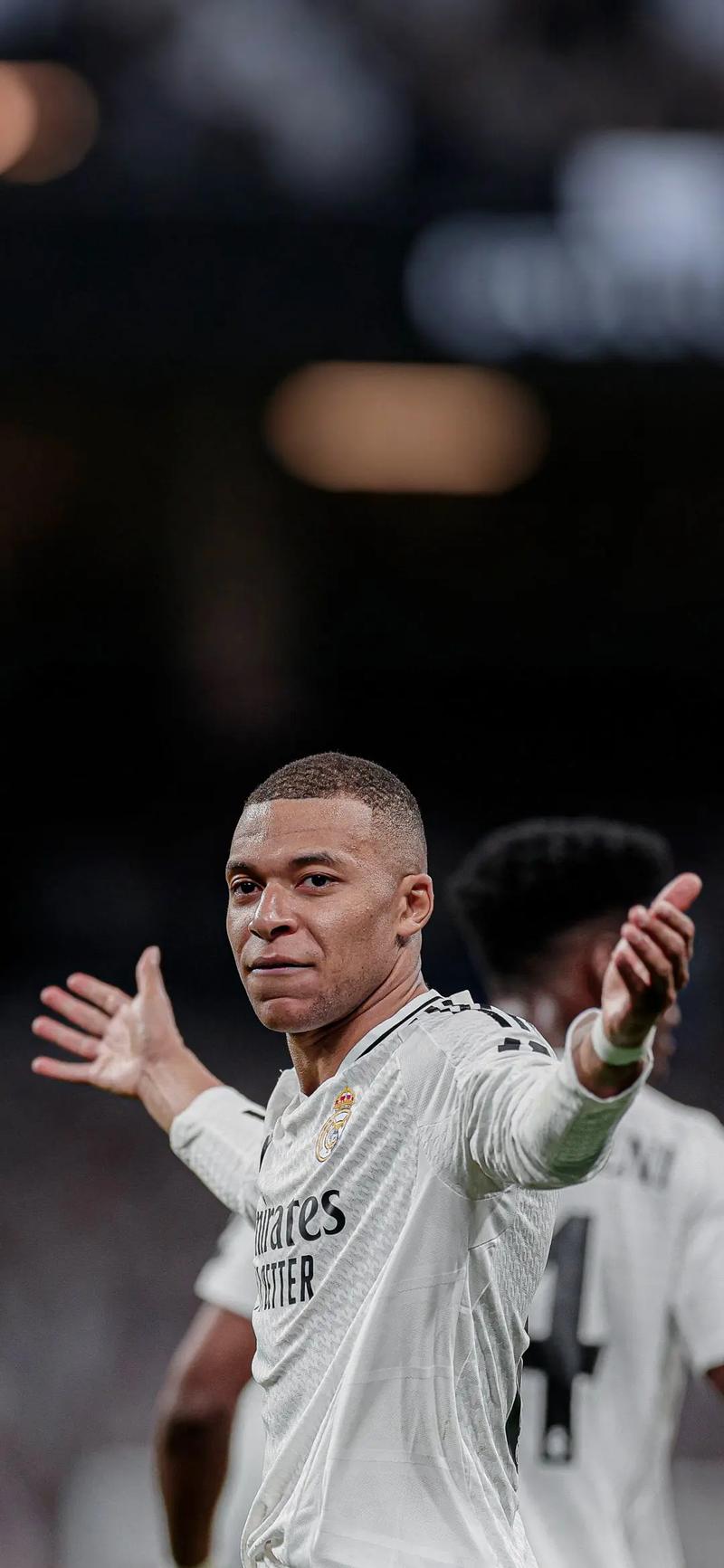 4-3！欧洲最神奇球队诞生：开局5轮0胜进降级区！如今升至第3争冠